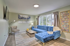 Living Room | Smart TV