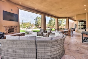 Covered Patio | Mountain Views | Smart TV | Gas Grill | Fireplace