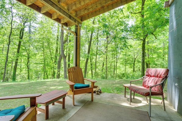 Jasper Vacation Rental | 2BR | 1BA | 1,200 Sq Ft | 1 Step to Enter