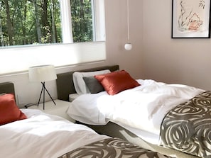 ・ <Building B / Bedroom / Western room> 2 single beds installed