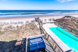 Hot tub and pool with oceanview