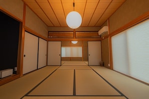 Japanese-style room on the 1st floor