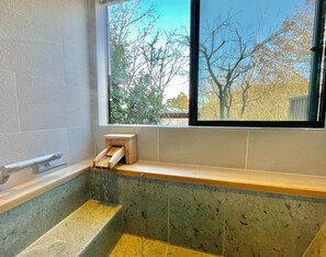 A bathtub used by the five-star Hotel Indigo Hakone Gora!