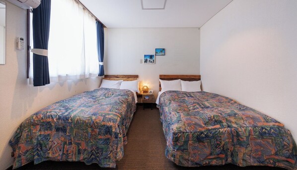 [Guest room] Twin room / 17 square meters / 2 x 100 cm wide beds