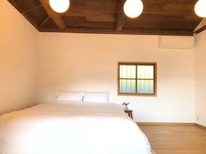 Annex bedroom ①