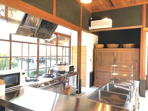 Annex kitchen