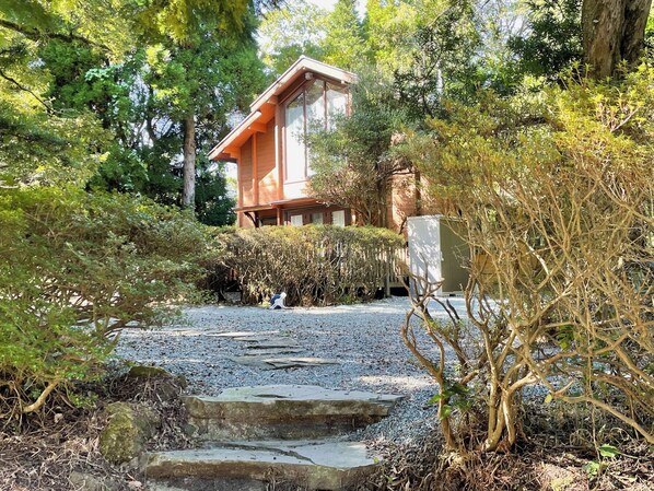 ・[Exterior] Enjoy a relaxing holiday away from the hustle and bustle of the city.
