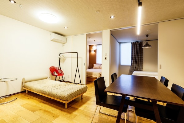 ■ 1st floor <living room ①> Can be used not only for sightseeing, but also for workcations, etc.