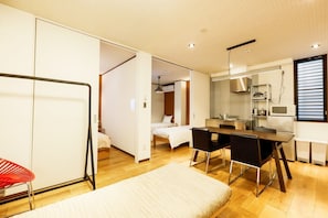 ■ 1st floor <living room ②>