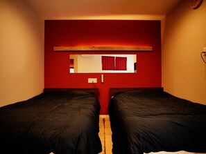 ・ [102] Please relax at night with indirect lighting.