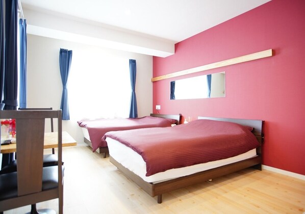 ・ [202] A bright and bouncy room