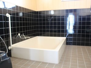 ・ [Family bath] If you want to relax in a big bath, please do!