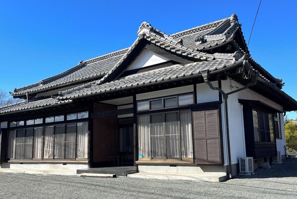 Miyadai Works Rental Villa "Mitsuba Residence"