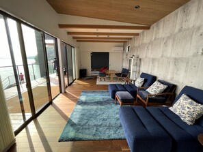 Please enjoy the sea in Setouchi slowly from your room