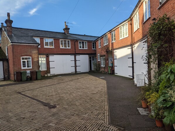 Stables & Courtyard