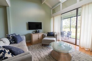 Table, Furniture, Living Room, Indoors, Home Decor