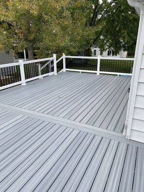 NEW BACK DECK 10/2023!
Not shown is the patio set, chairs, and Weber gas grill.