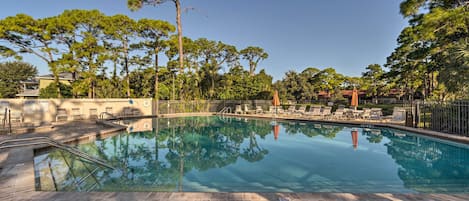 Sarasota Vacation Rental | 2BR | 2BA | Step-Free Access | 1,353 Sq Ft