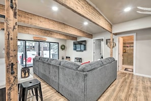 Living Area | Open Layout | Central A/C & Heating