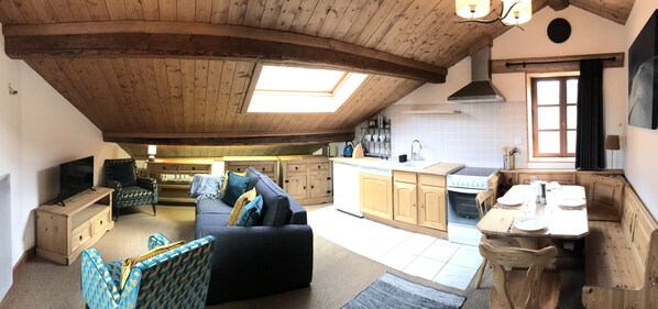 Open plan kitchen, dining area and living room (1)