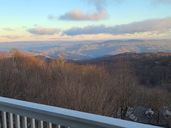 Upper Deck, long-range views