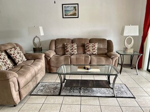 Living Room Area (2)
