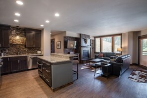 Flooring, Hardwood, Floor, Room, Indoors