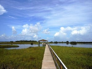 Dock into the bay