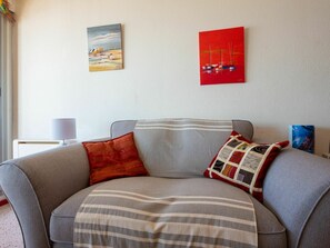 Eigentum, Möbel, Komfort, Holz, Textil, Bilderrahmen, Couch, Interior Design, Wohnzimmer, Rechteck