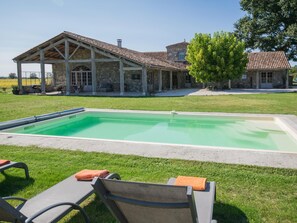 Schwimmbad des Ferienhauses