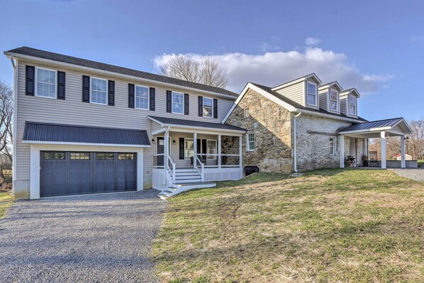 Lovettsville Vacation Rental | 5BR | 4BA | 3,650 Sq Ft | Access Only By Stairs
