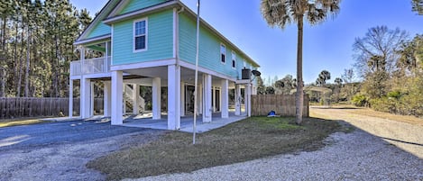 Steinhatchee Vacation Rental | 3BR | 2BA | 1,520 Sq Ft | Stairs Required