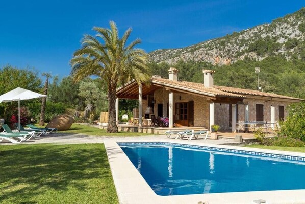 Villa Cadell Petit, Crestax (1)