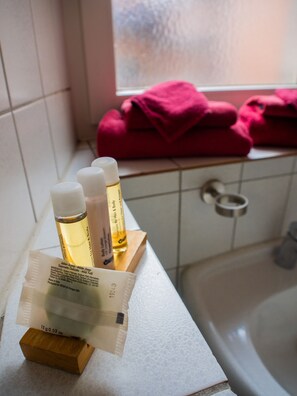 Bathroom amenities