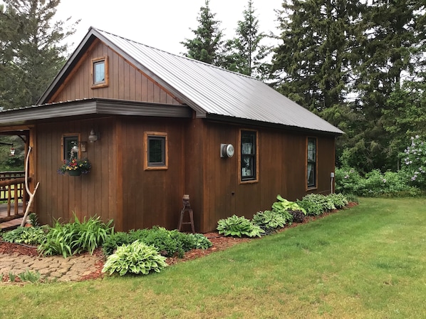 Welcome to our quaint little UP cabin! 🌲