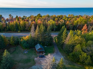 Aerial view of cabin’s proximity to the big lake 🌊, courtesy of a guest!