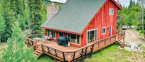 The perfect place to enjoy the outdoors - enjoying your own private escape next to a bubbling creek!