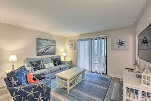 Living Room | Queen Sleeper Sofa | Smart TV