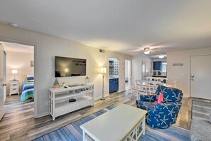 Living Room | Cable Access