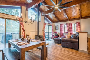 Welcome To Sugar Pine Retreat!