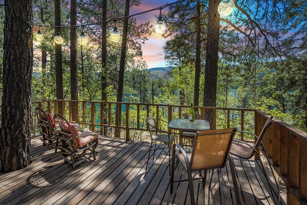 Amazing Deck Atmosphere!