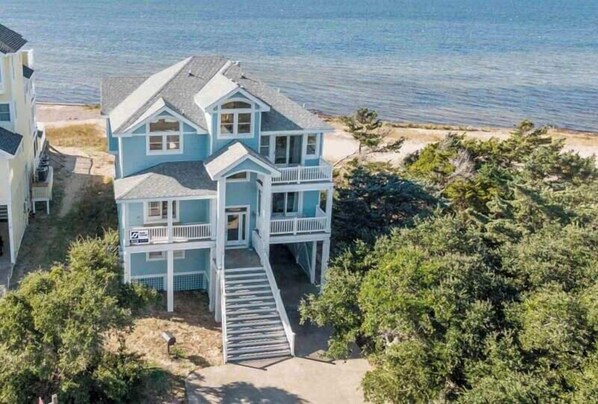 surf-or-sound-realty-995-twin-tip-exterior-front-view