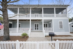 LARGE SWEEPING PORCHES LENGTH OF HOME UP & DOWN