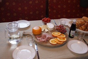 Breakfast meal