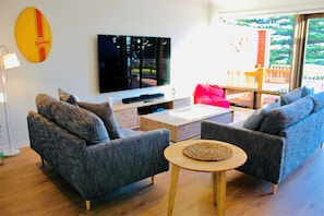 Smart Entertainment Suite – Wi-Fi, Apple TV, PlayStation