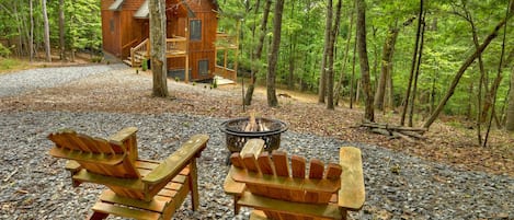 Cozy Firepit Area. Welcome to Hoot Owl Cottage!