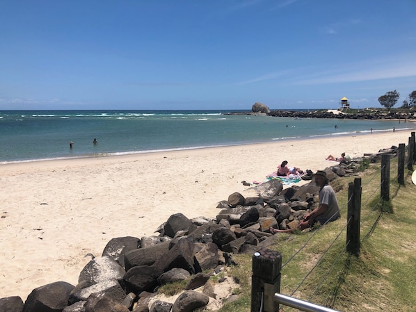 CurrumbinAlley drive or walk to magnificet beach