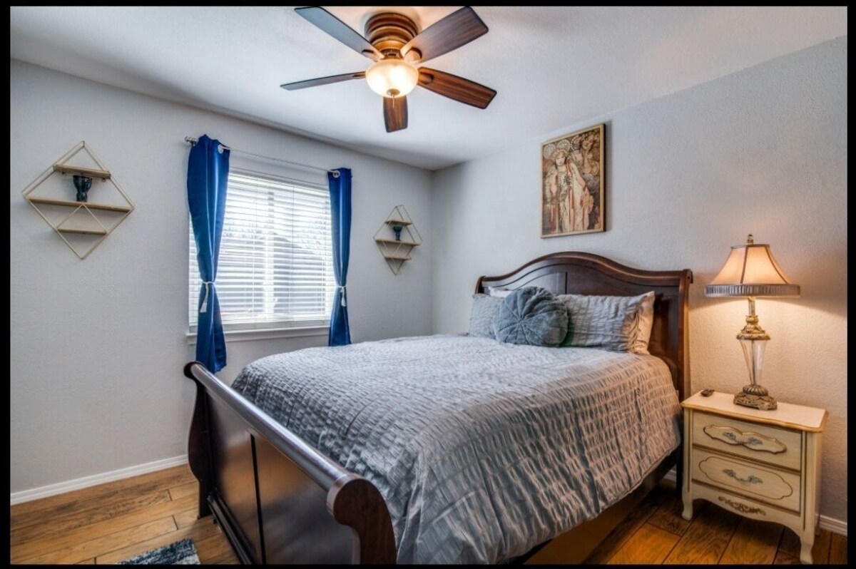 Top Rated~Pool~Comfy~Central Location