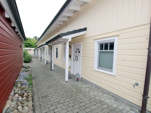 Eingänge der Wohnungen