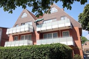 Ansicht vom Sandwall, die Wohnung liegt aber ganz nach hinten